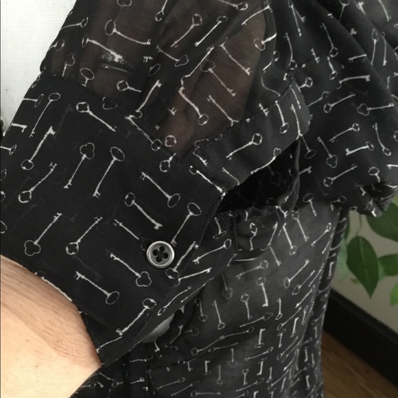 Banana Republic Sheer Button Down - Picture 8 of 10